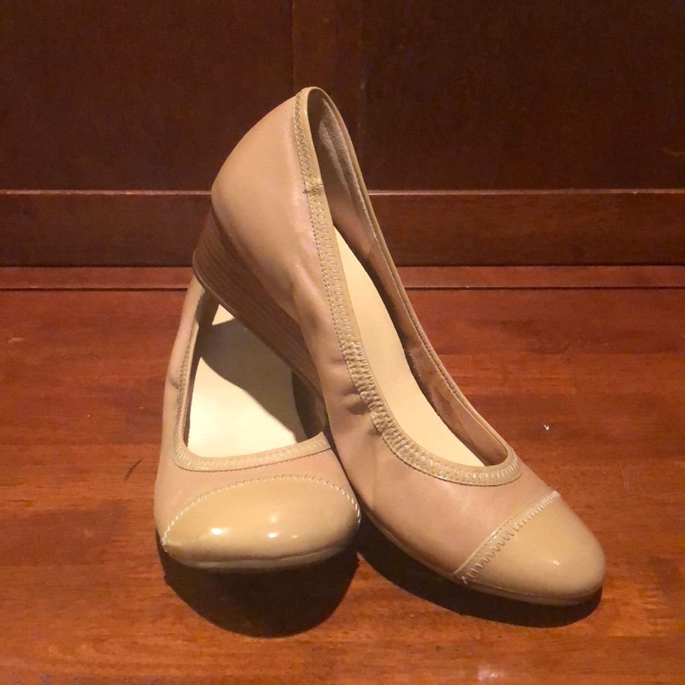 Cole Haan Nike Air Leather Cape Toe Wedge Nude81/2